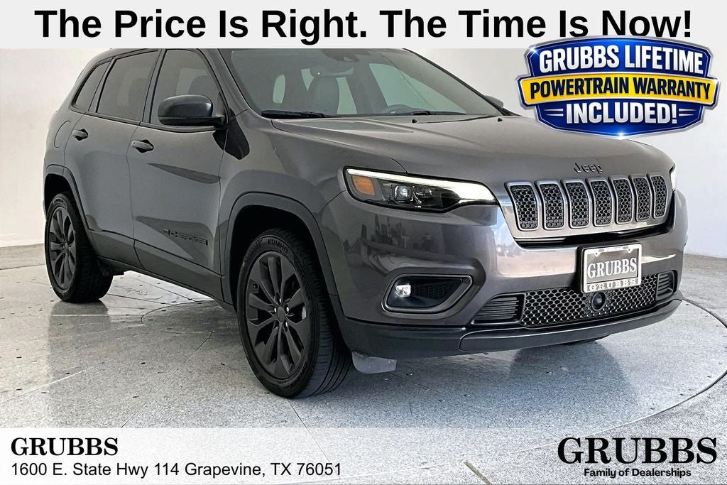 2021 Jeep Cherokee Latitude Lux in Granite Crystal Metallic Clearcoat — front three-quarter view