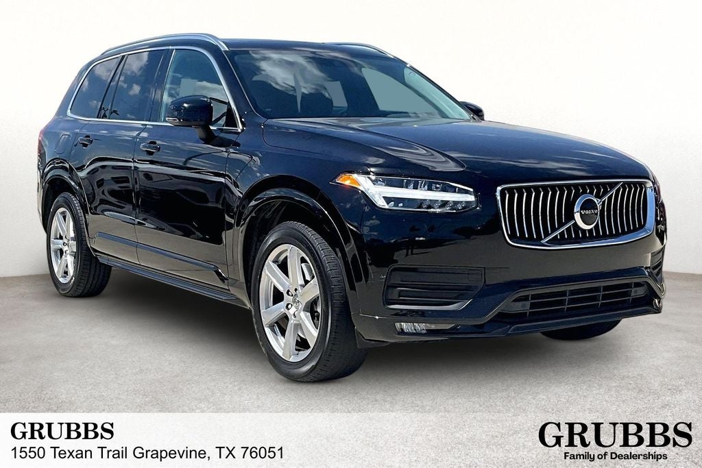 2021 Volvo XC90 T5 Momentum in Onyx Black Metallic — front three-quarter view