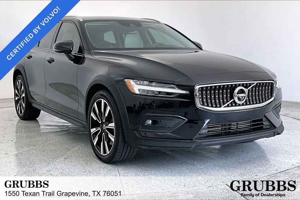 2022 Volvo V60 Cross Country T5 in Onyx Black Metallic — front three-quarter view