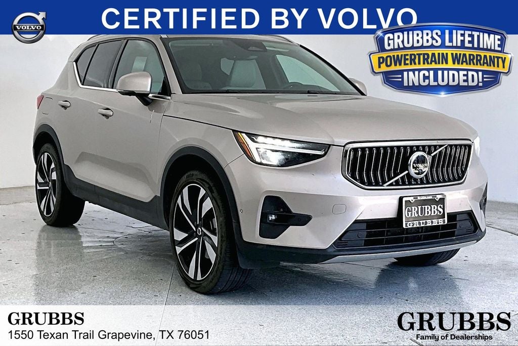 2023 Volvo XC40 B5 Plus Bright Theme in Bright Dusk Metallic — front three-quarter view