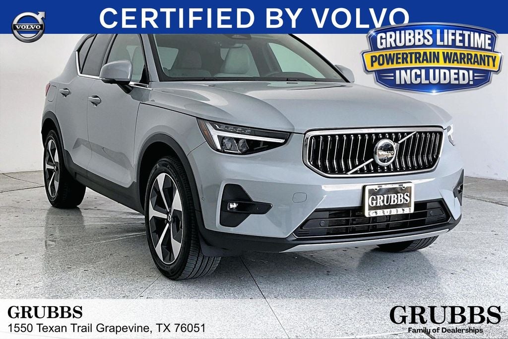 2024 Volvo XC40 B5 Plus Bright Theme in Vapor Gray Metallic — front three-quarter view